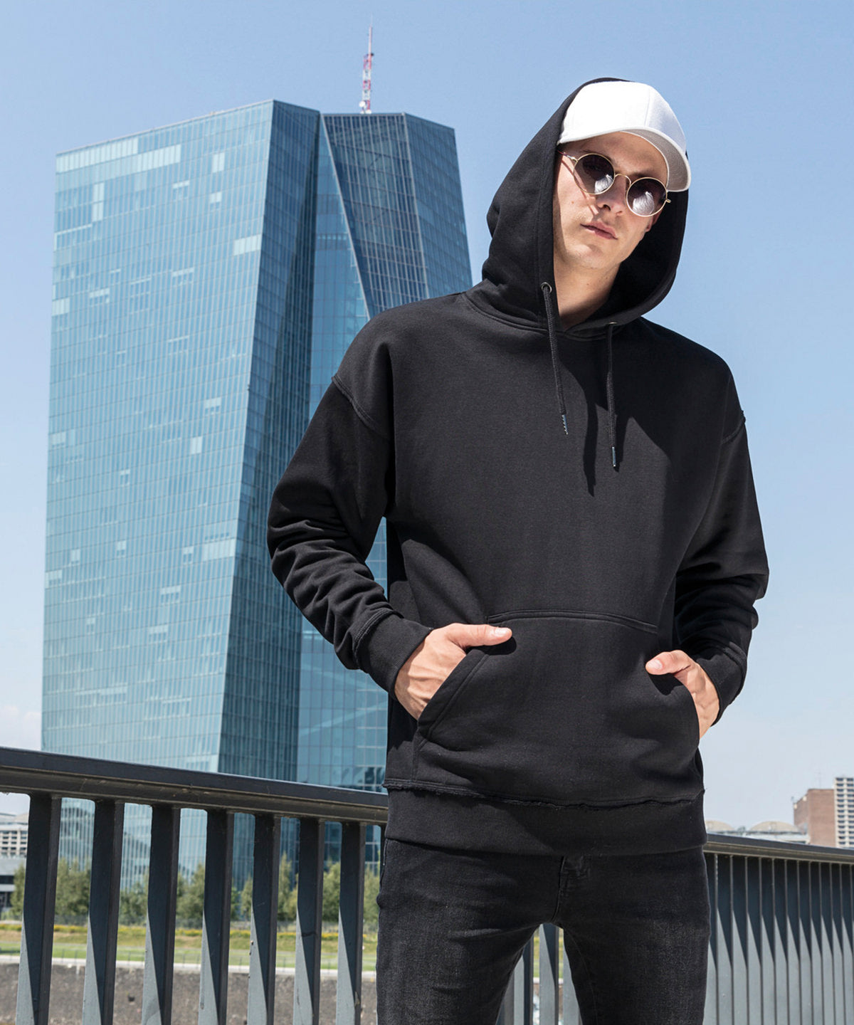 Tryck din logga på Hoodies från Build Your Brand - Anpassa Build Your Brand - Hoodie i Oversize-modell i färgen för företag, föreningar och privatpersoner