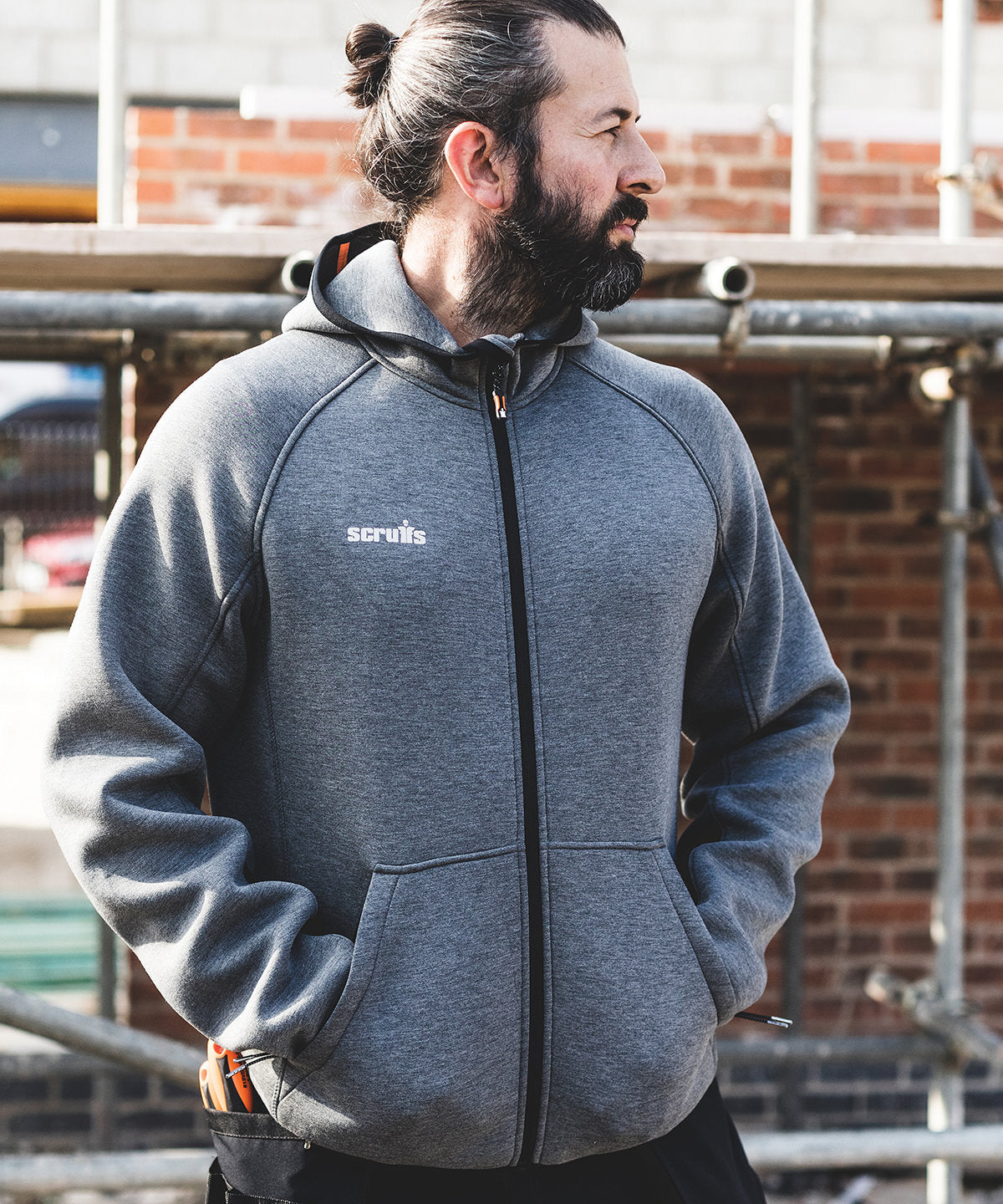 Tryck din logga på Hoodies från Scruffs - Anpassa Huvtröja med luftlager för handel i färgen för företag, föreningar och privatpersoner