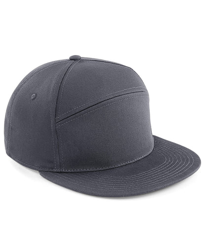 Tryck din logga på Kepsar från Beechfield - Anpassa Pitcher snapback i färgen Mörkgrå One Size för företag, föreningar och privatpersoner