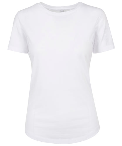 Tryck din logga på T-shirts från Build Your Brand - Anpassa Fitted Tee - Dam i färgen Vit för företag, föreningar och privatpersoner