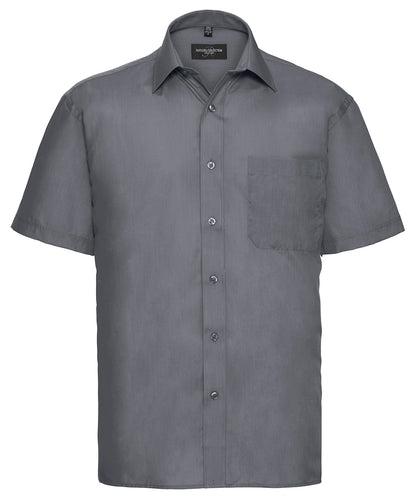 Tryck din logga på Skjortor från Russell Collection - Anpassa Kortärmad poplinskjorta i lättskött polycotton i färgen Mörkgrå för företag, föreningar och privatpersoner