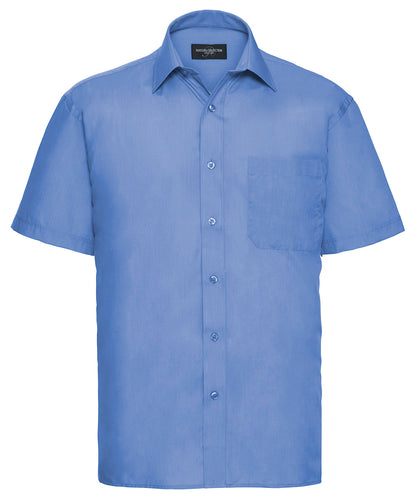 Tryck din logga på Skjortor från Russell Collection - Anpassa Kortärmad poplinskjorta i lättskött polycotton i färgen Mellanblå för företag, föreningar och privatpersoner