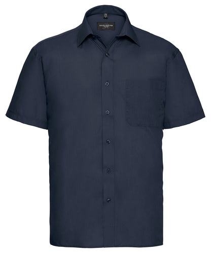 Tryck din logga på Skjortor från Russell Collection - Anpassa Kortärmad poplinskjorta i lättskött polycotton i färgen Marinblå för företag, föreningar och privatpersoner
