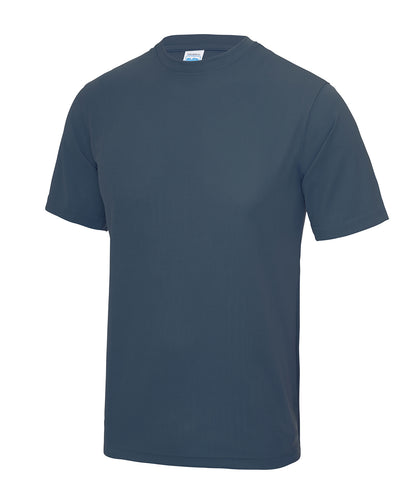 Tryck din logga på T-shirts från AWDis Just Cool - Anpassa Cool T i färgen Mörkblå för företag, föreningar och privatpersoner