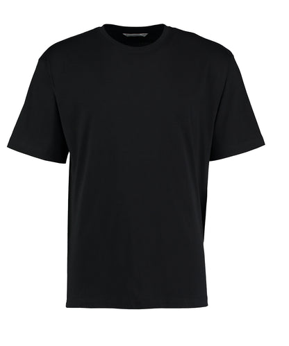 Tryck din logga på T-shirts från Kustom Kit - Anpassa Hunky superior T i färgen Svart för företag, föreningar och privatpersoner