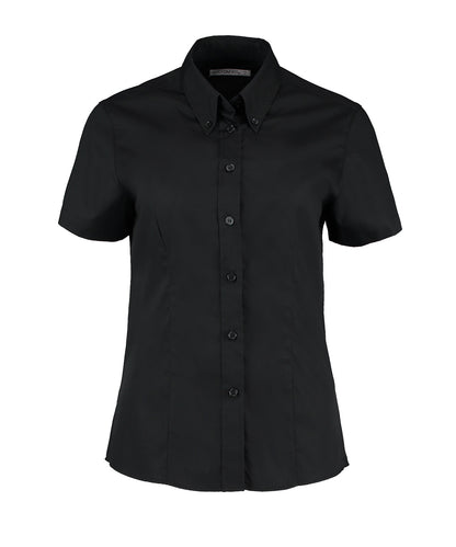 Tryck din logga på Blusar från Kustom Kit - Anpassa Kortärmad Oxfordblus för företag för damer i färgen Svart för företag, föreningar och privatpersoner