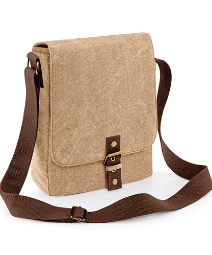 Tryck din logga på Väskor från Quadra - Anpassa Vintage canvas iPad/tablet reporter i färgen Beige One Size för företag, föreningar och privatpersoner