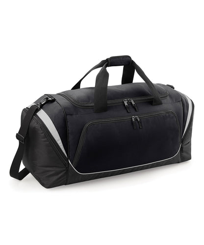 Tryck din logga på Väskor från Quadra - Anpassa Proffslagets jumbo kit bag i färgen Svart One Size för företag, föreningar och privatpersoner