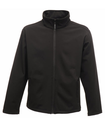 Tryck din logga på Softshelljackor från Regatta Professional - Anpassa Klassisk softshell i färgen Svart för företag, föreningar och privatpersoner