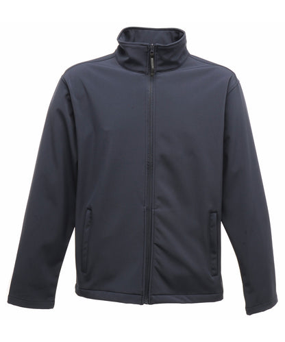 Tryck din logga på Softshelljackor från Regatta Professional - Anpassa Klassisk softshell i färgen Marinblå för företag, föreningar och privatpersoner