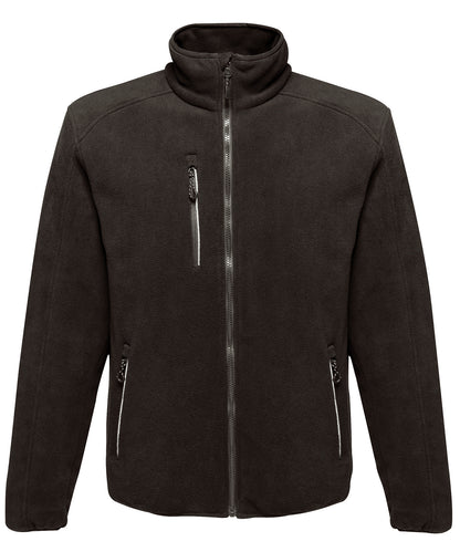 Tryck din logga på Fleece från Regatta Professional - Anpassa Omicron III vattentät fleece i färgen Svart för företag, föreningar och privatpersoner