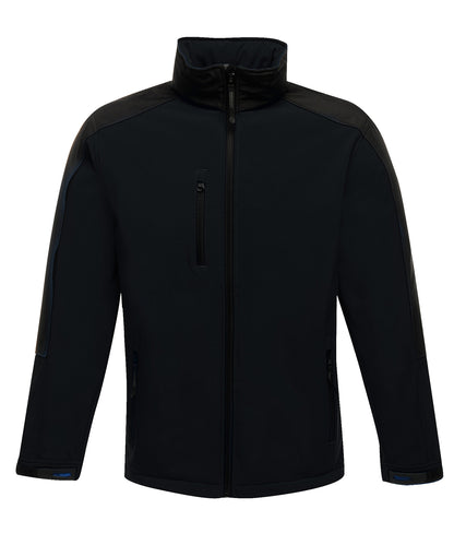 Tryck din logga på Softshelljackor från Regatta Professional - Anpassa Hydroforce 3-lagers softshell i färgen Svart för företag, föreningar och privatpersoner