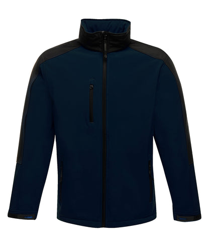Tryck din logga på Softshelljackor från Regatta Professional - Anpassa Hydroforce 3-lagers softshell i färgen Marinblå för företag, föreningar och privatpersoner