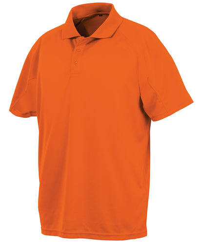 Tryck din logga på Piké från Spiro - Anpassa Performance Aircool Polo i färgen Neon orange för företag, föreningar och privatpersoner