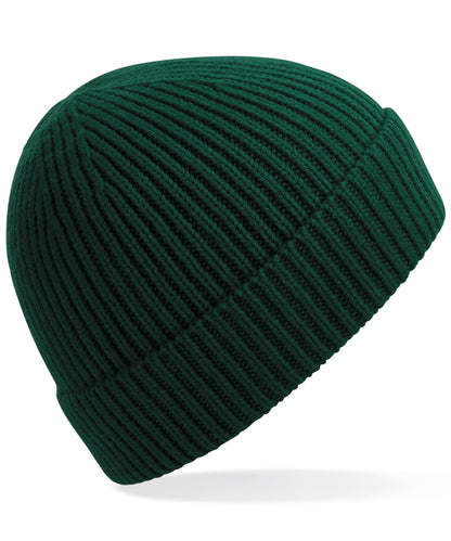 Tryck din logga på Mössor från Beechfield - Anpassa Mössa i ribbstickad Engineered knit i färgen Djup grön One Size för företag, föreningar och privatpersoner