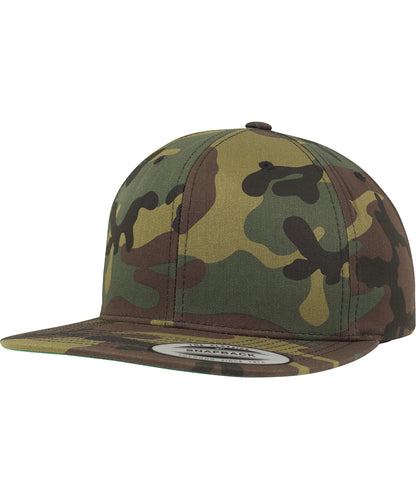 Tryck din logga på Kepsar från Flexfit by Yupoong - Anpassa Camo klassisk snapback i färgen Kamouflage One Size för företag, föreningar och privatpersoner