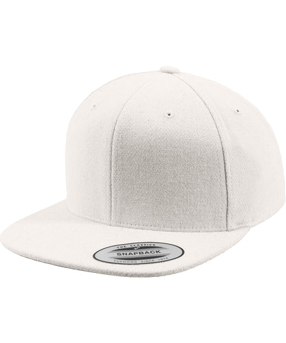 Tryck din logga på Kepsar från Flexfit by Yupoong - Anpassa Snapback i meltonull i färgen Vit One Size för företag, föreningar och privatpersoner