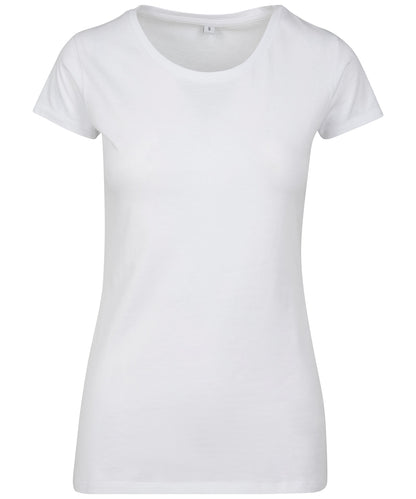 Tryck din logga på T-shirts från Build Your Brand - Anpassa Merch T-Shirt - Dam i färgen Vit för företag, föreningar och privatpersoner