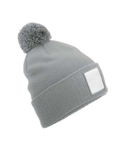 Tryck din logga på Mössor från Beechfield - Anpassa Applikations patch pom beanie i färgen Mellangrå One Size för företag, föreningar och privatpersoner
