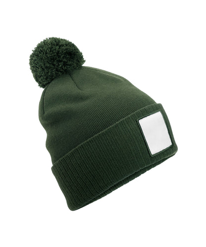 Tryck din logga på Mössor från Beechfield - Anpassa Applikations patch pom beanie i färgen Oliv One Size för företag, föreningar och privatpersoner
