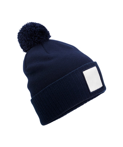 Tryck din logga på Mössor från Beechfield - Anpassa Applikations patch pom beanie i färgen Marinblå One Size för företag, föreningar och privatpersoner