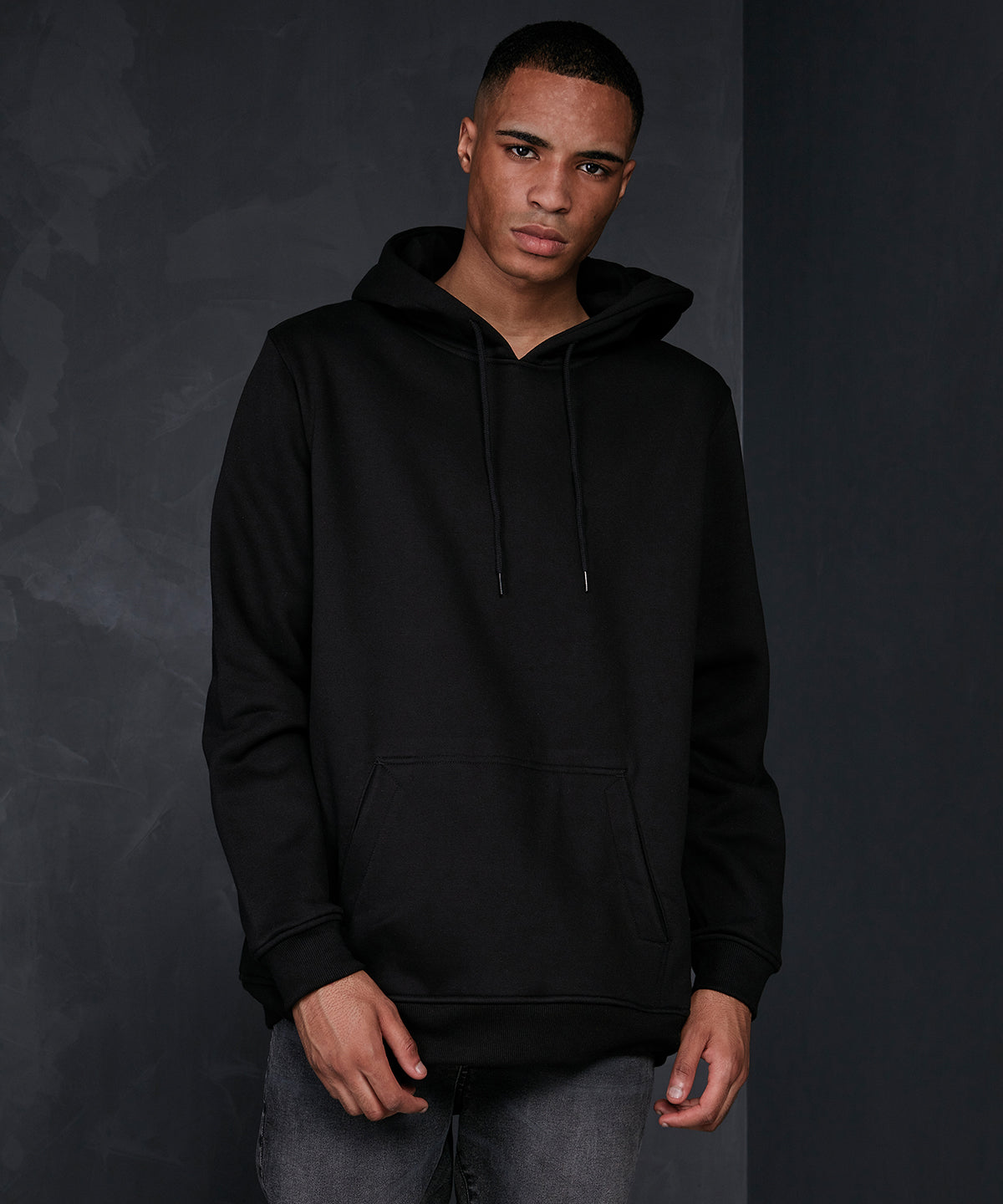 Tryck din logga på Hoodies från Build Your Brand Basic - Anpassa Build Your Brand Basic - Bas Hoodie i Oversize-modell i färgen för företag, föreningar och privatpersoner