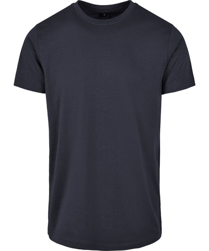Tryck din logga på T-shirts från Build Your Brand Basic - Anpassa Basic T-Shirt with Crew Neck - Herr i färgen Marinblå för företag, föreningar och privatpersoner