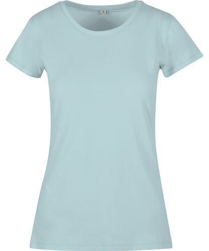 Tryck din logga på T-shirts från Build Your Brand Basic - Anpassa Basic T-Shirt - Dam i färgen Ljusblå för företag, föreningar och privatpersoner