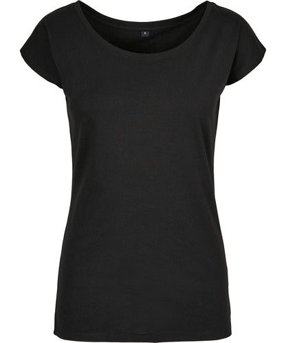 Tryck din logga på T-shirts från Build Your Brand Basic - Anpassa Wide Neck T-Shirt - Dam i färgen Svart för företag, föreningar och privatpersoner