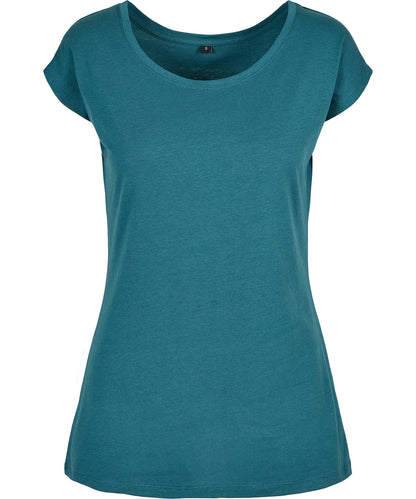 Tryck din logga på T-shirts från Build Your Brand Basic - Anpassa Wide Neck T-Shirt -Dam i färgen Teal för företag, föreningar och privatpersoner