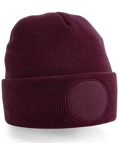Tryck din logga på Mössor från Beechfield - Anpassa Mössa med cirkulär patch i färgen Burgundy One Size för företag, föreningar och privatpersoner