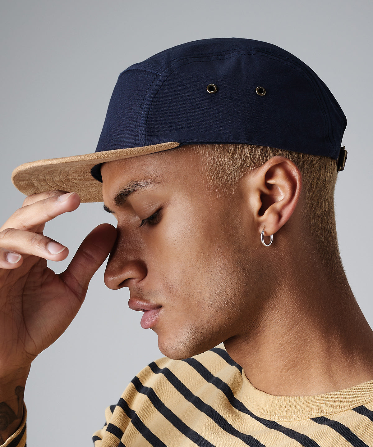 Tryck din logga på Kepsar från Beechfield - Anpassa 5-panel keps med mockaskärm i färgen för företag, föreningar och privatpersoner