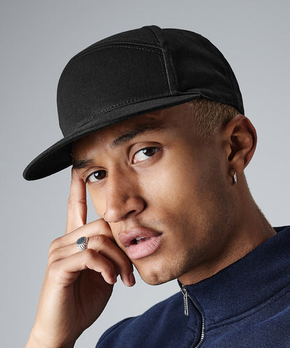 Tryck din logga på Kepsar från Beechfield - Anpassa Pitcher snapback i färgen för företag, föreningar och privatpersoner