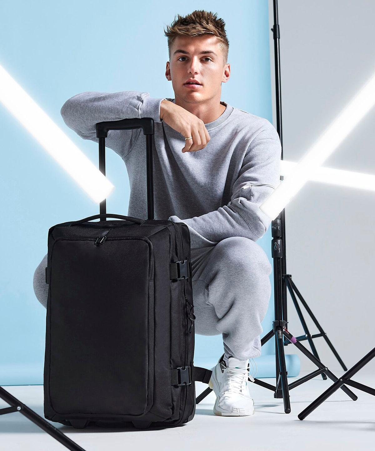 Tryck din logga på Väskor från Bagbase - Anpassa Escape handbagage på hjul i färgen för företag, föreningar och privatpersoner