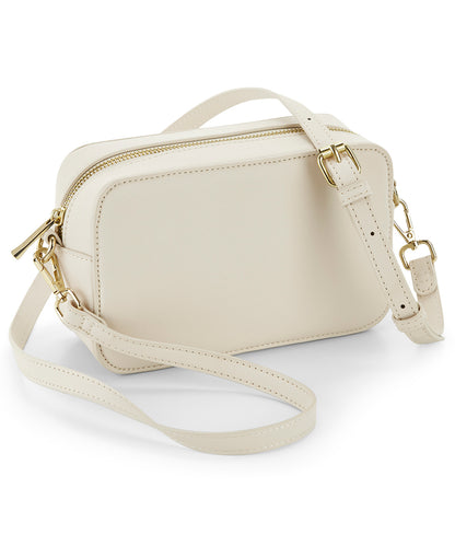 Tryck din logga på Väskor från Bagbase - Anpassa Boutique strukturerad cross body-väska i färgen Off Vit One Size för företag, föreningar och privatpersoner