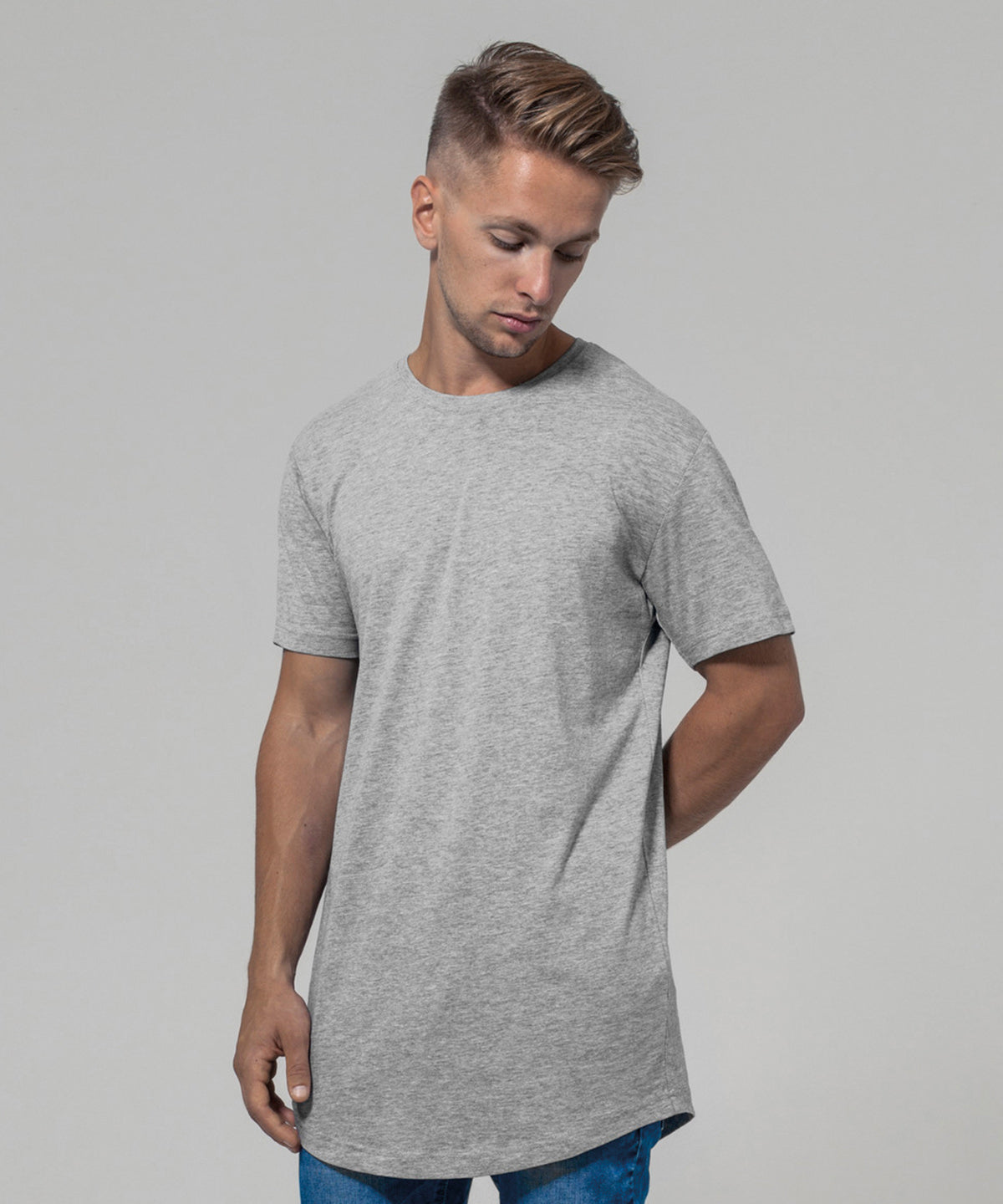 Tryck din logga på T-shirts från Build Your Brand - Anpassa Shaped Long Tee i färgen för företag, föreningar och privatpersoner