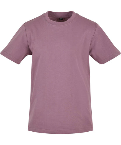 Tryck din logga på T-shirts från Build Your Brand - Anpassa BasicTee 2.0 - Barn i färgen Mellanlila för företag, föreningar och privatpersoner