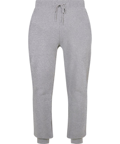 Tryck din logga på Mjukisbyxor från Build Your Brand - Anpassa Ekologiska bas sweatpants i färgen Ljunggrå för företag, föreningar och privatpersoner