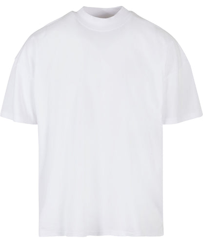 Tryck din logga på T-shirts från Build Your Brand - Anpassa Oversized High Neck T-Shirt i färgen Vit för företag, föreningar och privatpersoner