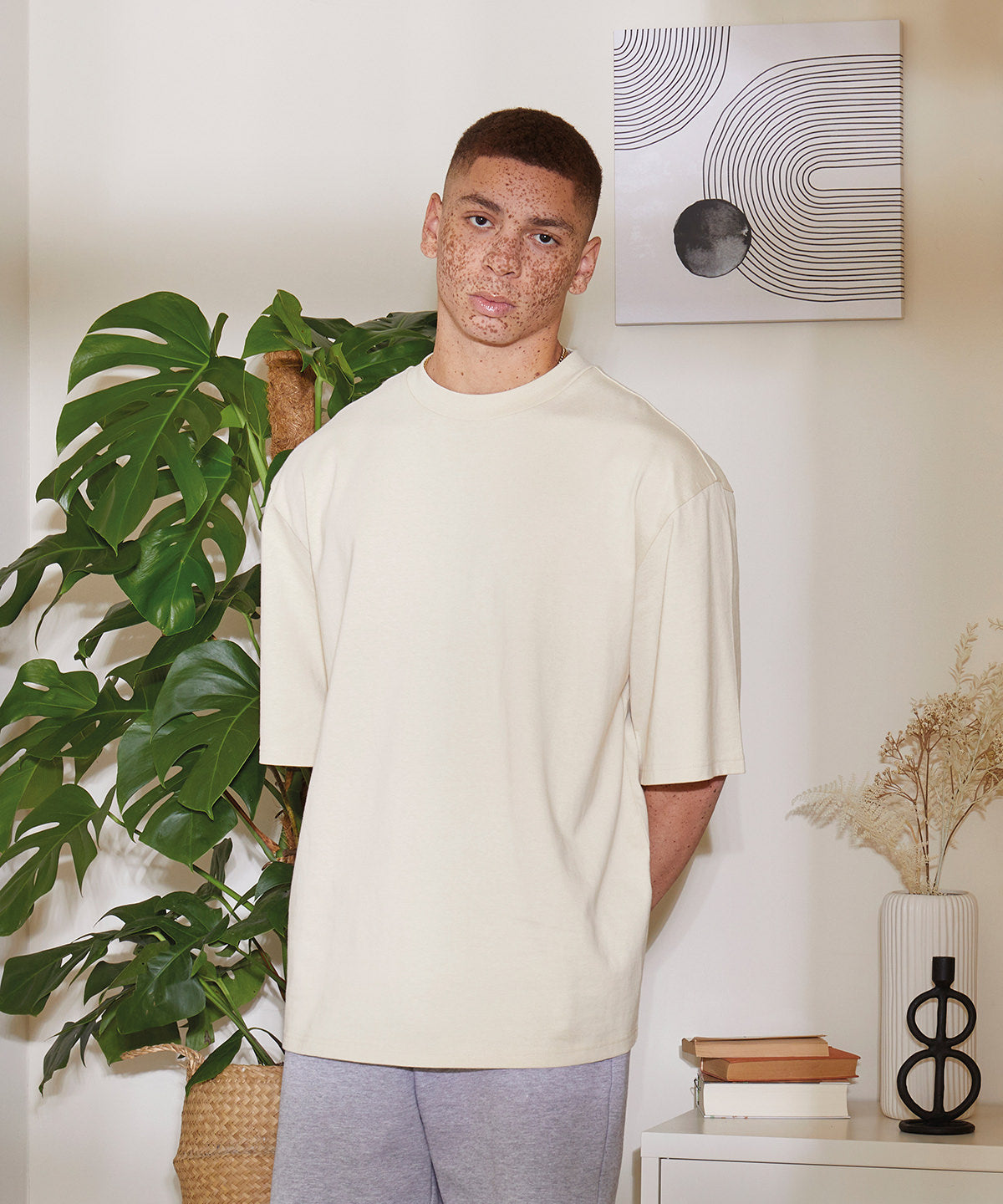 Tryck din logga på T-shirts från Build Your Brand - Anpassa Oversized Sleeve T-Shirt i färgen för företag, föreningar och privatpersoner