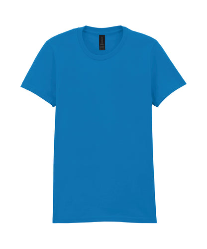 Tryck din logga på T-shirts från Gildan - Anpassa Softstyle Midweight T-Shirt - Dam i färgen Safir för företag, föreningar och privatpersoner
