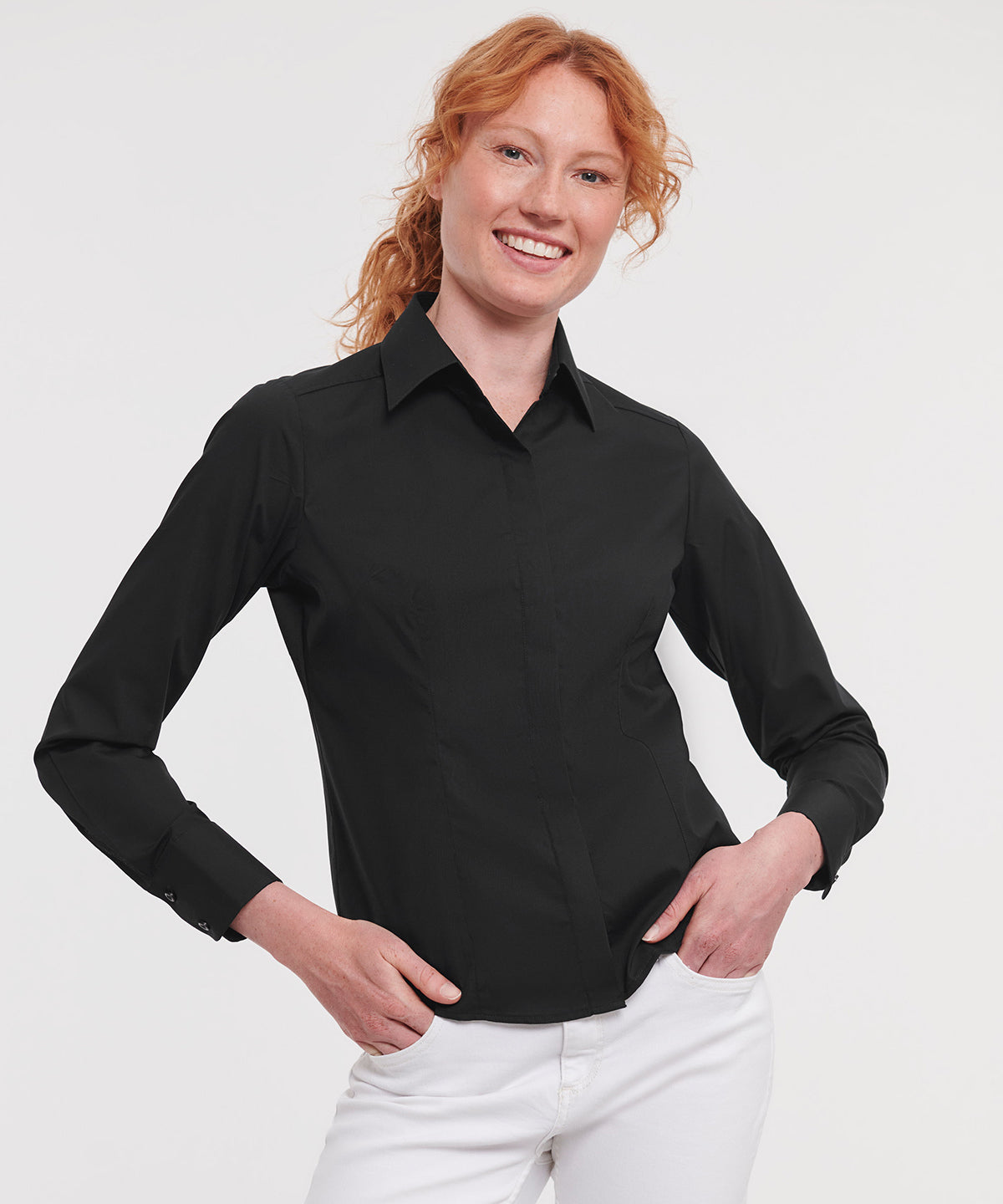 Tryck din logga på Skjortor från Russell Collection - Anpassa Långärmad poplinskjorta i lättskött polycotton för damer i färgen för företag, föreningar och privatpersoner