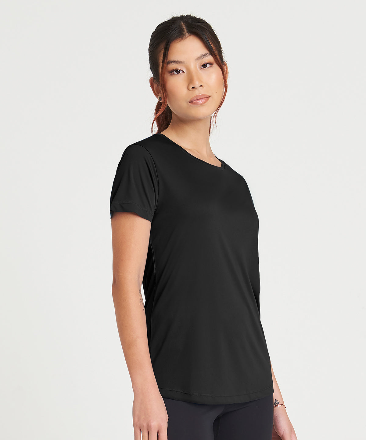 Tryck din logga på T-shirts från AWDis Just Cool - Anpassa Women's Cool Smooth T-Shirt i färgen för företag, föreningar och privatpersoner