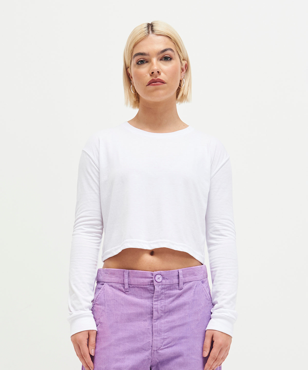 Tryck din logga på T-shirts från AWDis Just T's - Anpassa Ladies Long Sleeve Cropped T-Shirt i färgen för företag, föreningar och privatpersoner