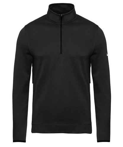 Tryck din logga på Sportjackor från Nike - Anpassa Nike Tour pikétröja med halv dragkedja i färgen Svart för företag, föreningar och privatpersoner