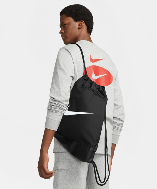 Tryck din logga på Väskor från Nike - Anpassa Nike Brasilia dragsko i färgen för företag, föreningar och privatpersoner