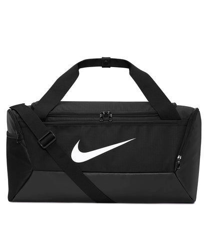 Tryck din logga på Väskor från Nike - Anpassa Nike Brasilia liten duffel 9,5 i färgen Svart One Size för företag, föreningar och privatpersoner