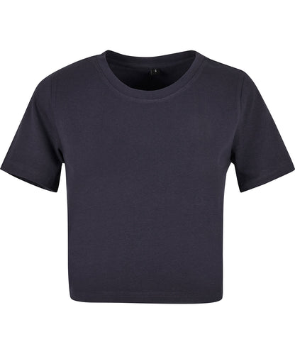 Tryck din logga på T-shirts från New Morning Studios - Anpassa Dam Cropped Tee i färgen Marinblå för företag, föreningar och privatpersoner