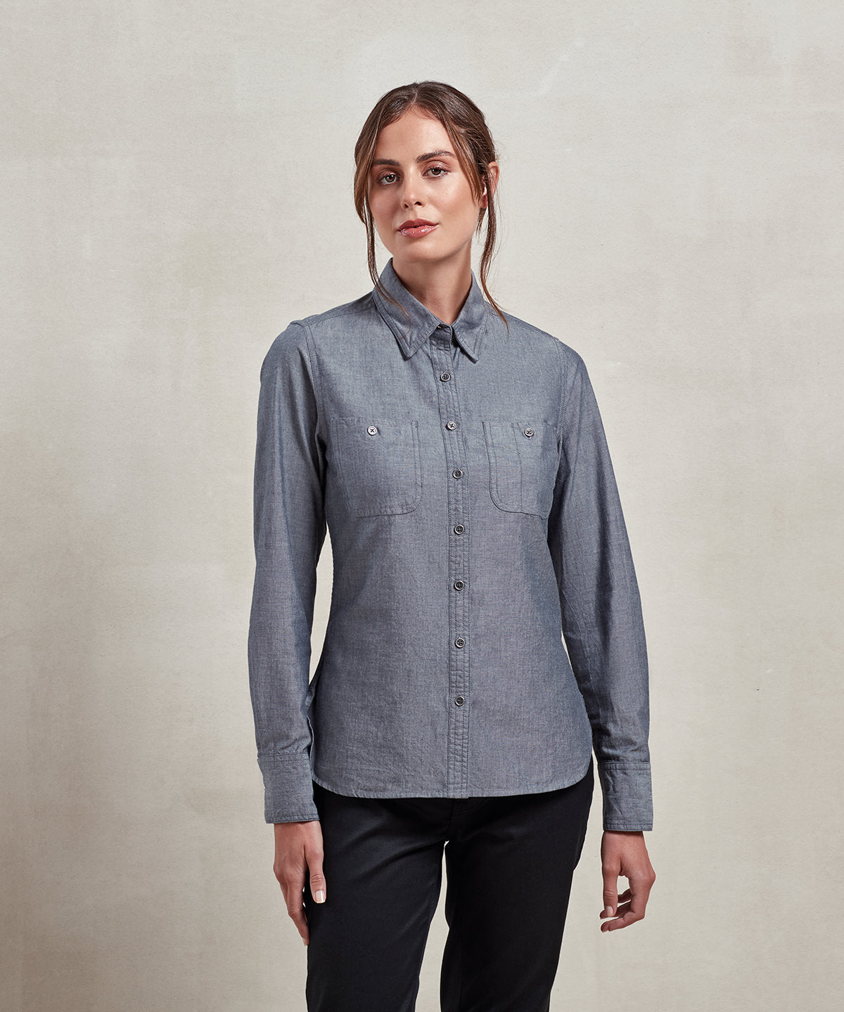 Tryck din logga på Skjortor från Premier - Anpassa Dam Chambray-skjorta, ekologisk och Fairtrade-certifierad i färgen för företag, föreningar och privatpersoner