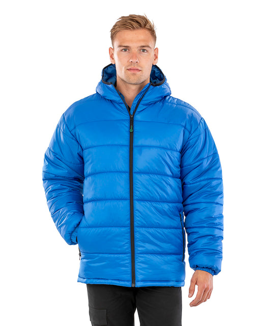 Tryck din logga på Jackor från Result Genuine Recycled - Anpassa Vadderad parkas med huva i återvunnet material i färgen för företag, föreningar och privatpersoner